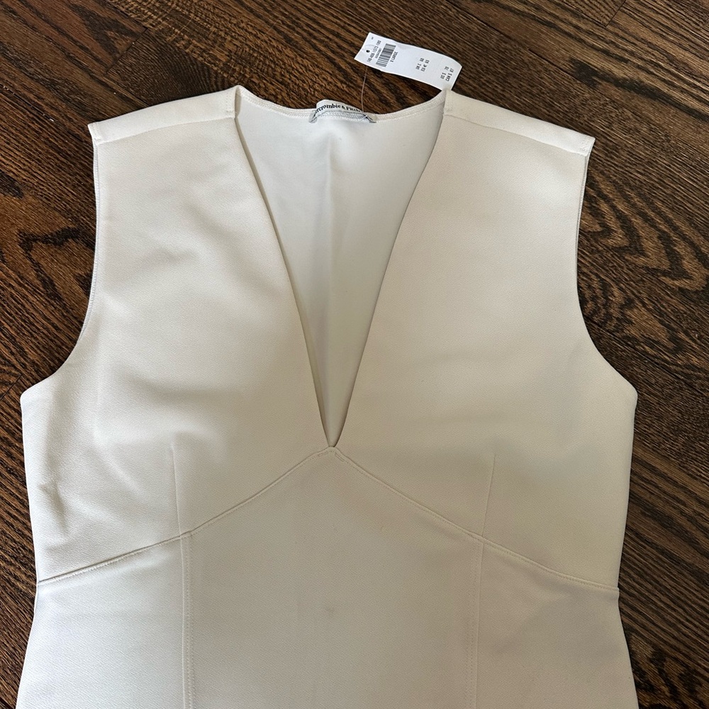 NWT Abercrombie Sleeveless Ivory V-Neck Dress Top
